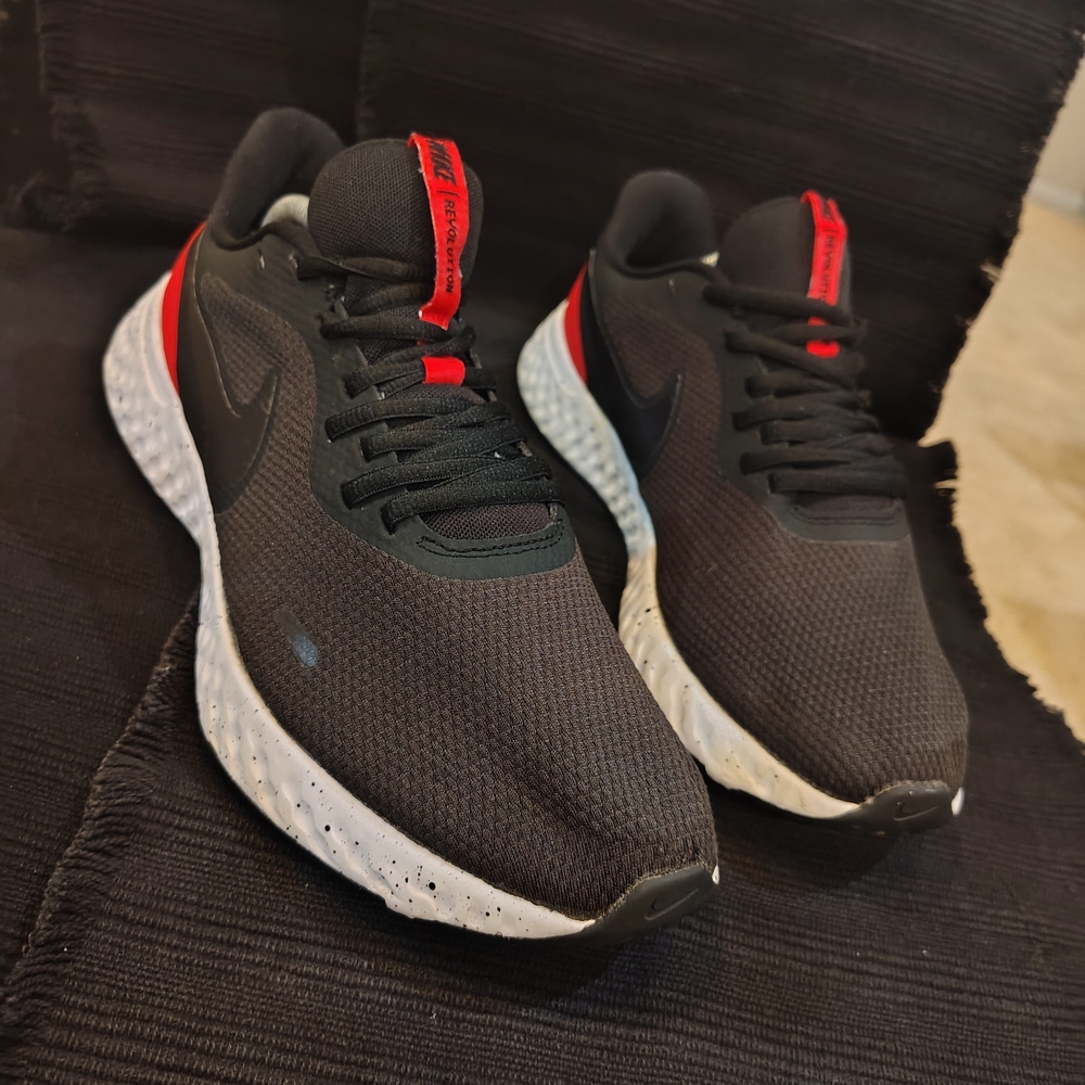 Nike Evolutions Black and Red Athletic Shoes